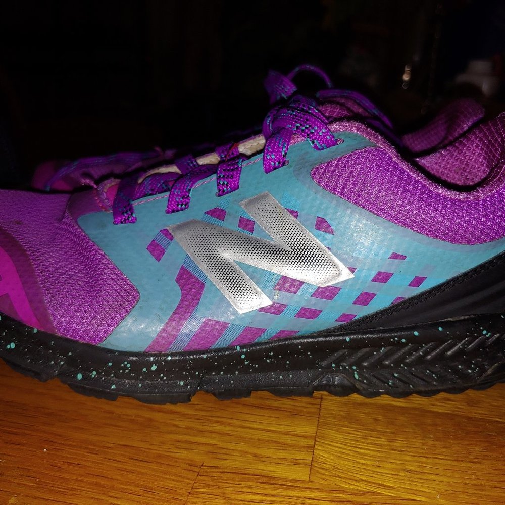 Girls size 4 New Balance Tennis Shoes